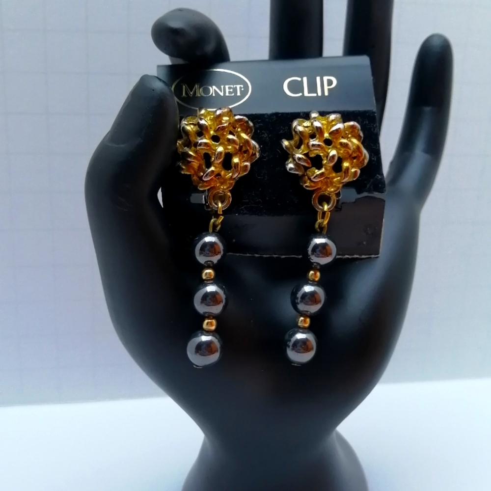 Vintage NWT Monet Abstract Clip On Earrings